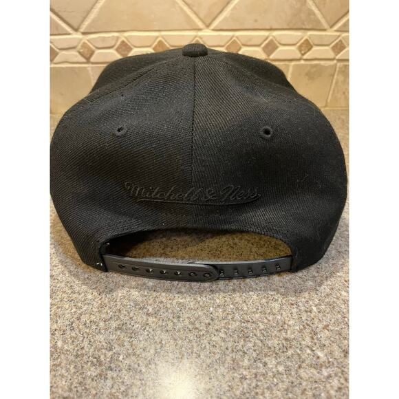 Mitchell & Ness Houston Rockets Pop Block Black/Red Adjustable Snapback Hat Cap - Picture 3 of 3